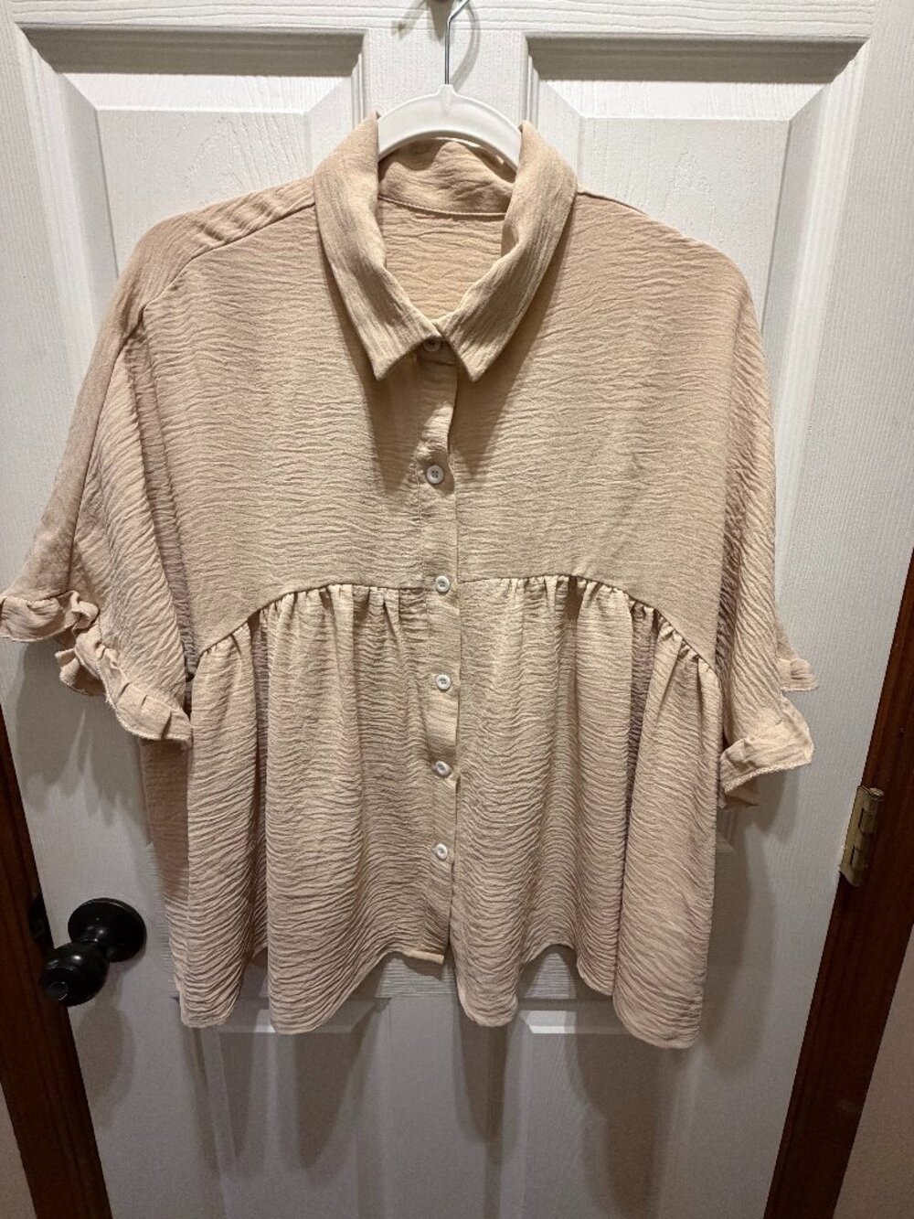 SHEIN Beige Crinkle Textured Babydoll Button Down Blouse - Size L